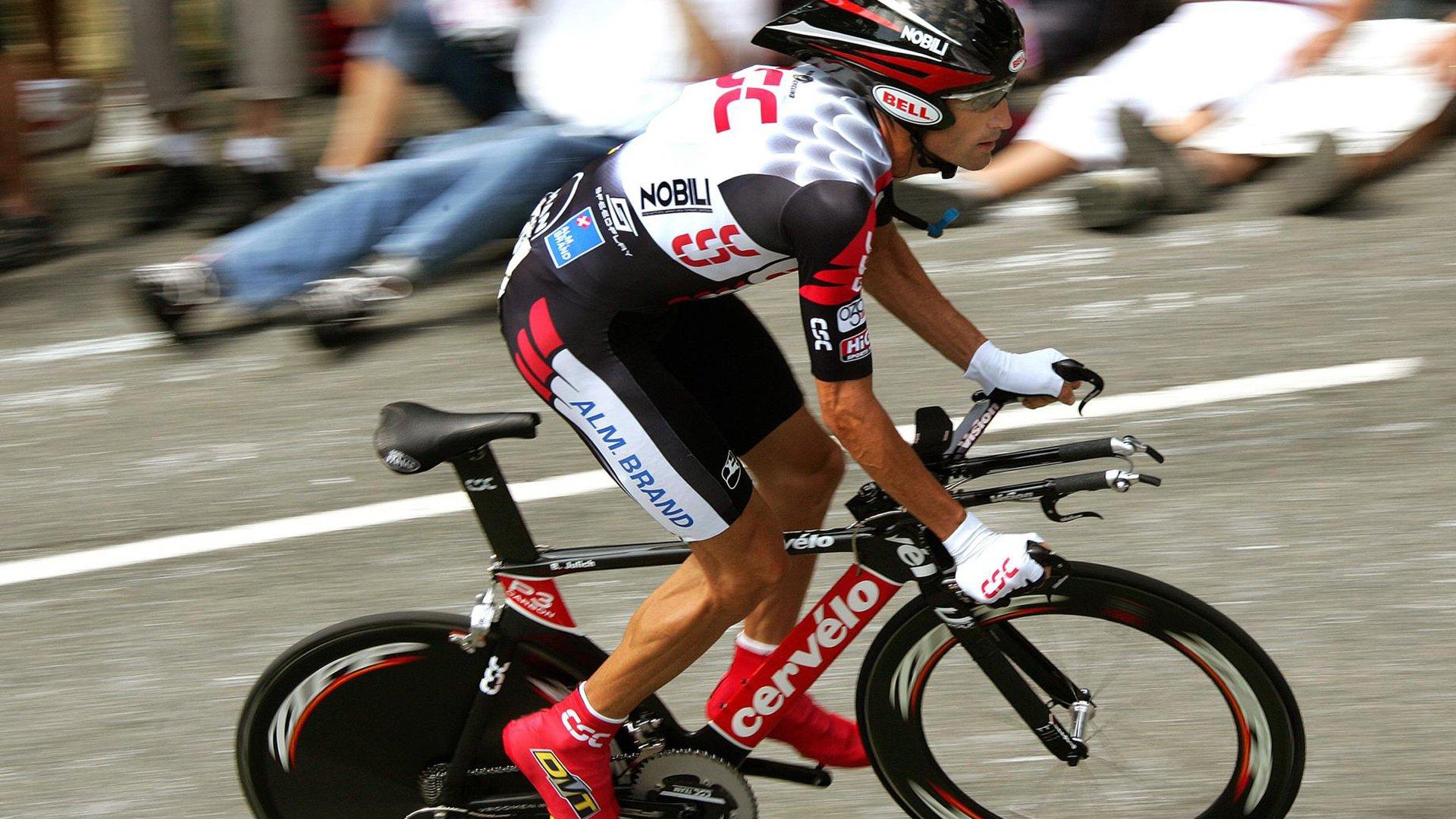 3年1.65亿美元提前续约！东契奇正式加盟湖人，紫金王朝迎来新时代