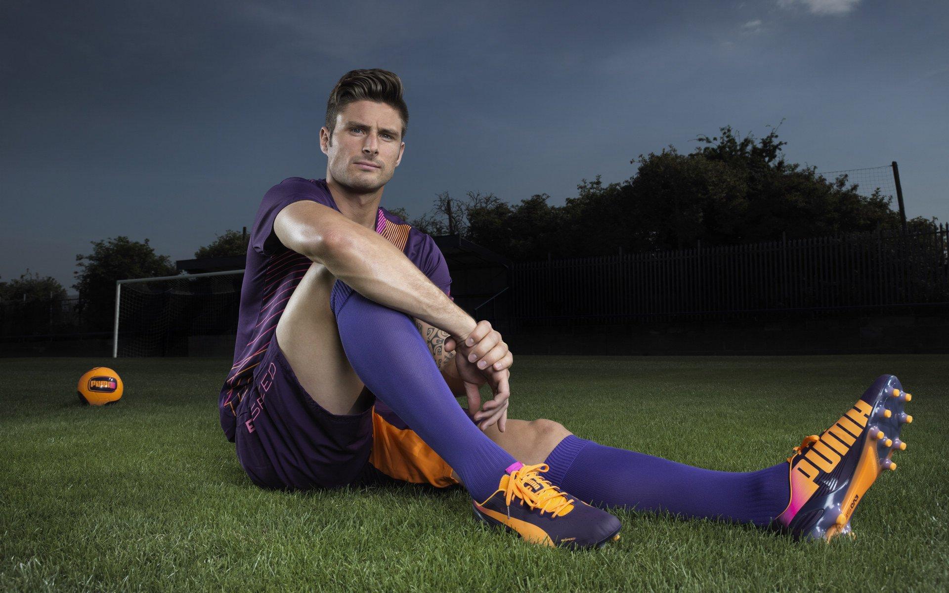 前辈建言，内马尔若想夺金球奖，需效仿梅西C罗之路—婚姻与家庭成关键