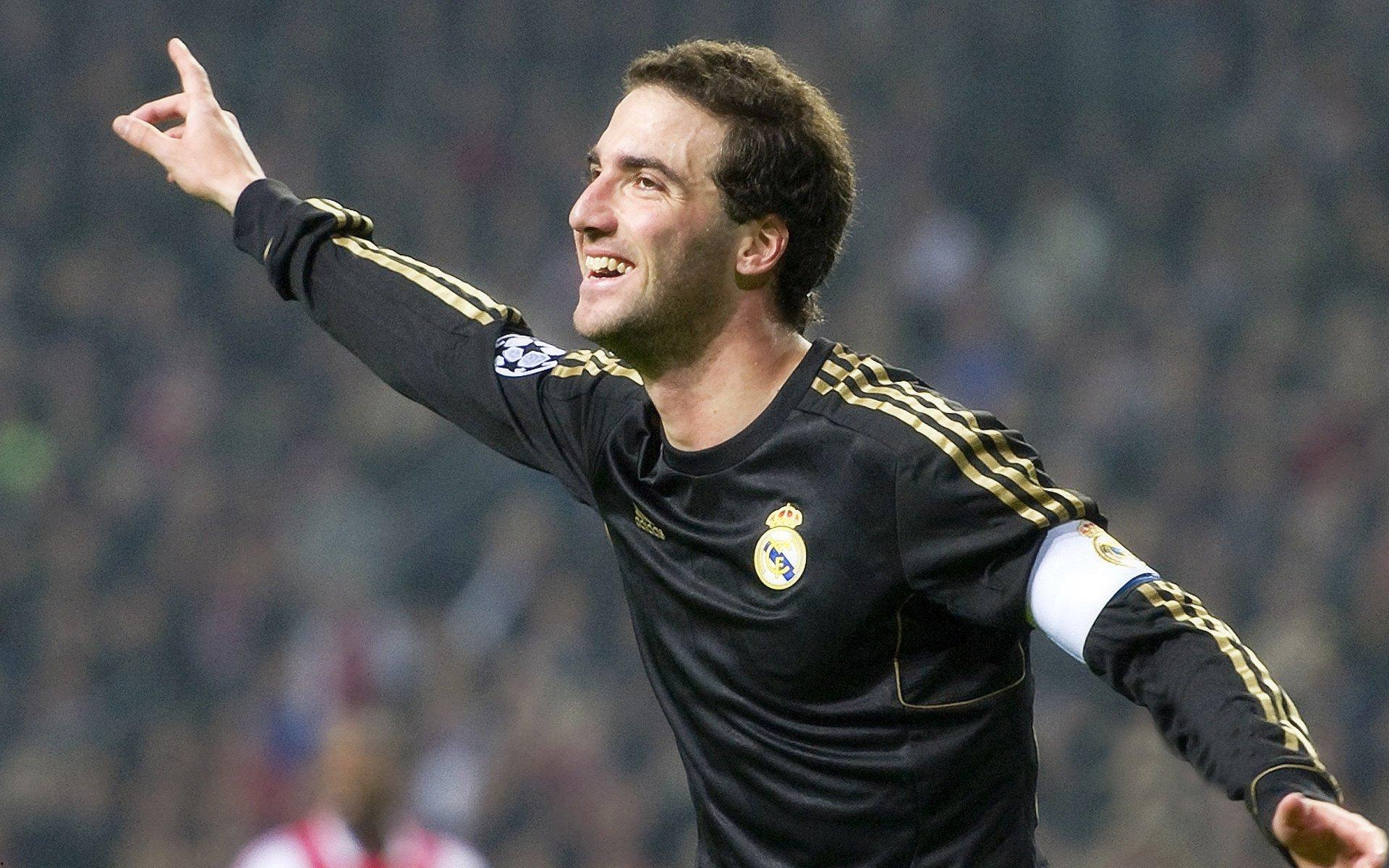 欧冠12队锁定16强席位，英超四强强势领跑，或创历史包揽小组头名