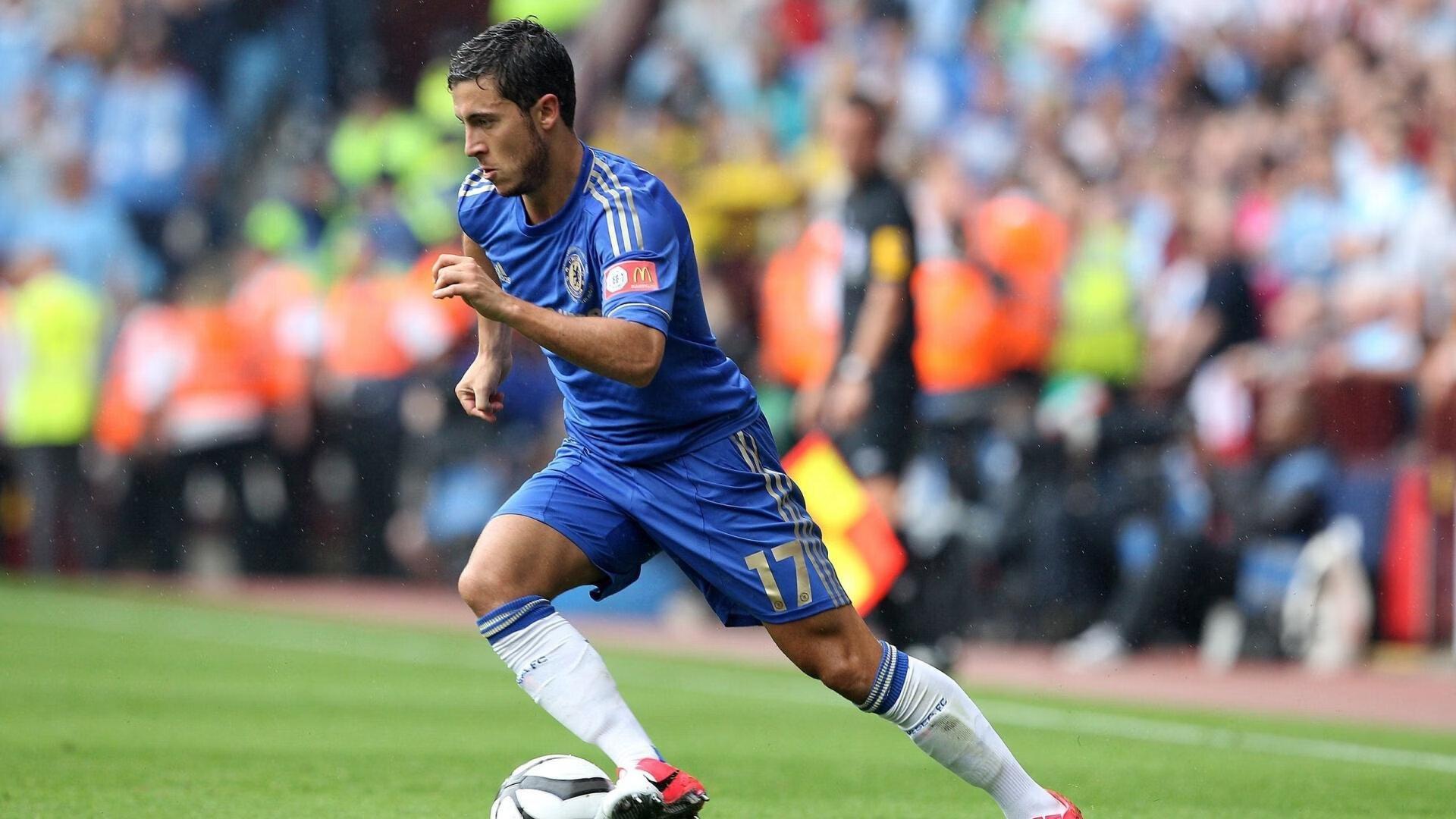 巴黎少年梦圆时刻，与偶像姆巴佩相遇，泪水见证足球温情