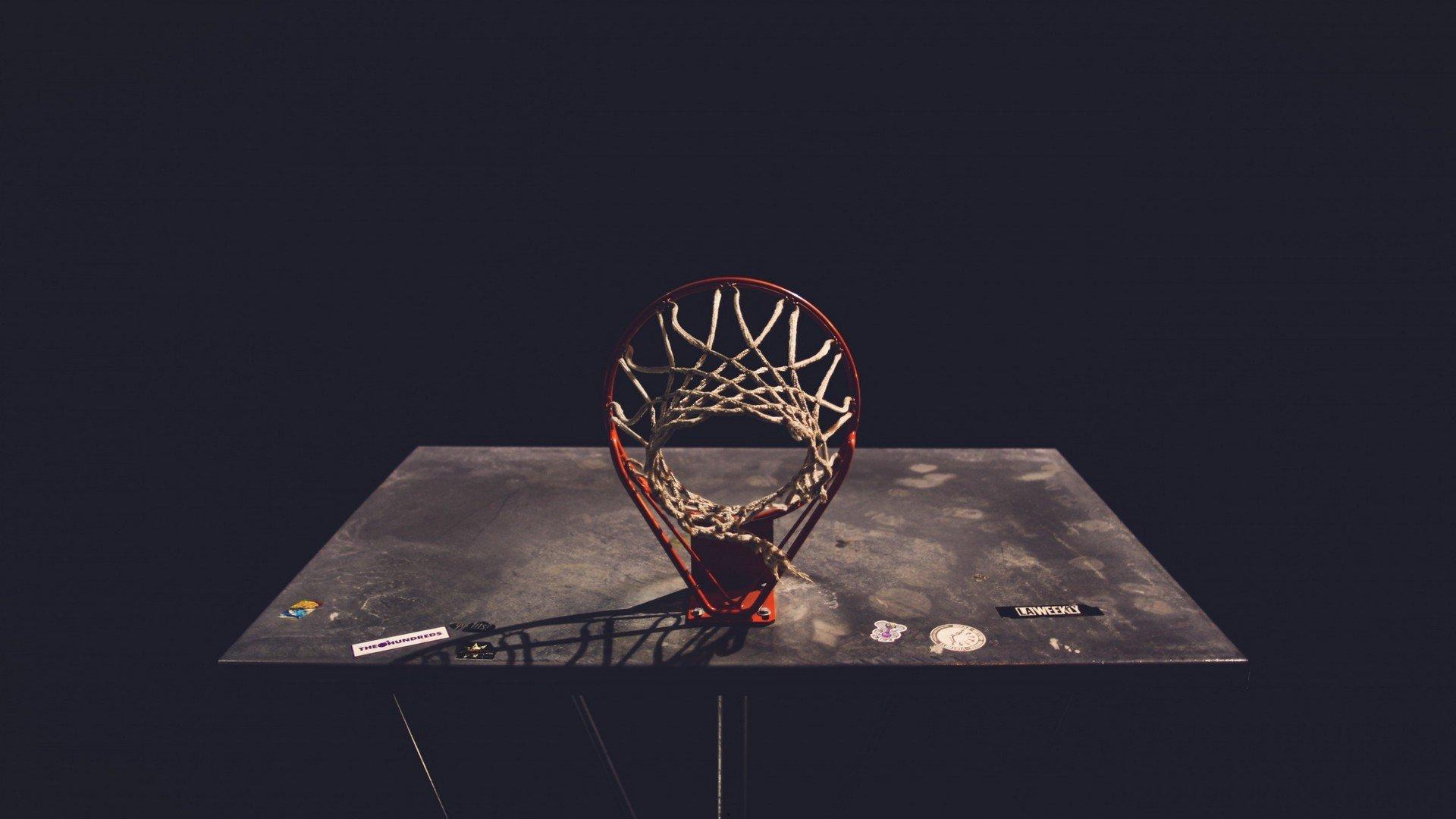 哈维执教巴萨陷入滕哈赫式困境？战术争议与更衣室矛盾浮出水面